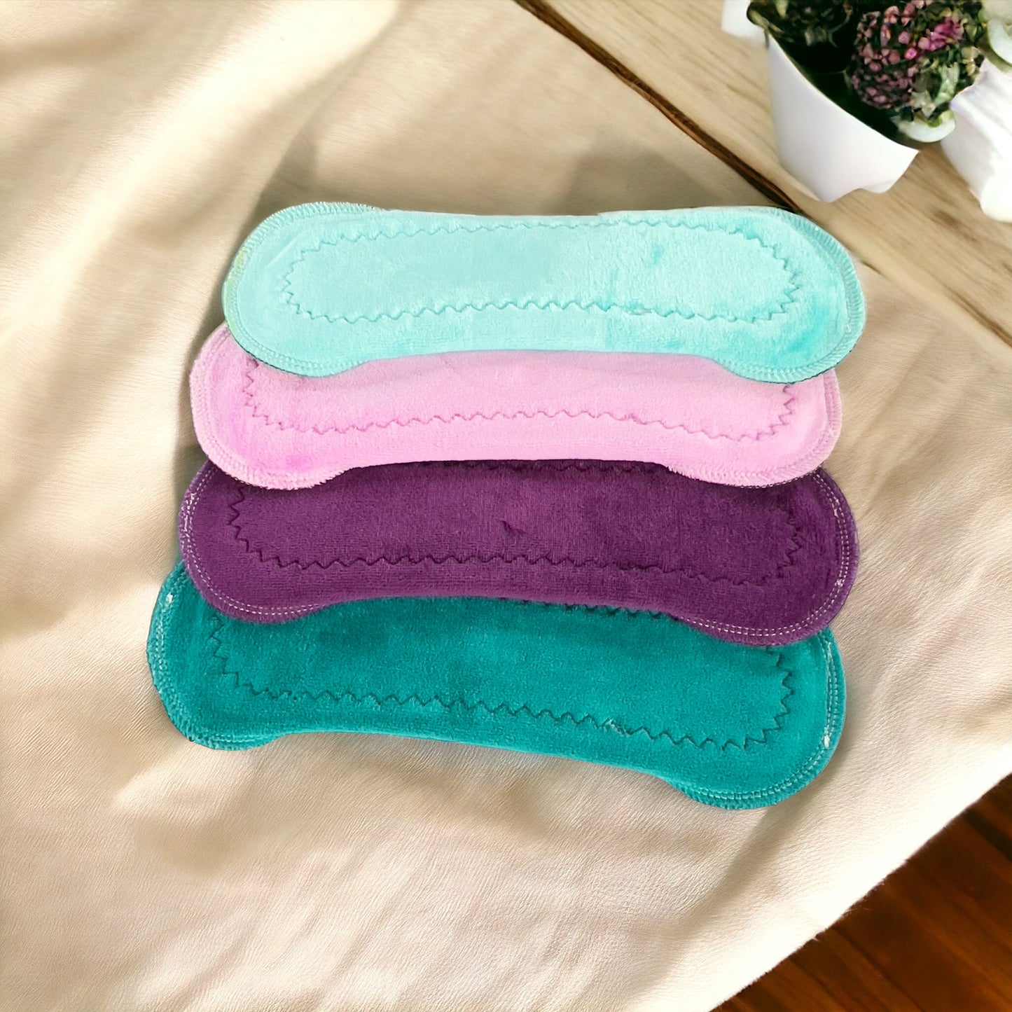 Paquete 4 toallas flujo regular 26cms aqua mora algodón