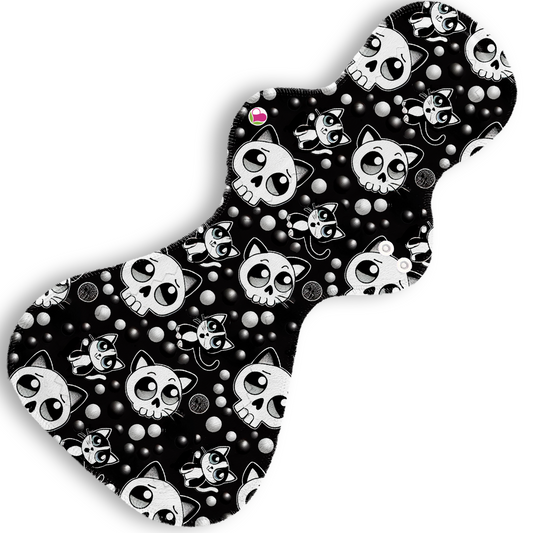 Plus skull cat 40 cms