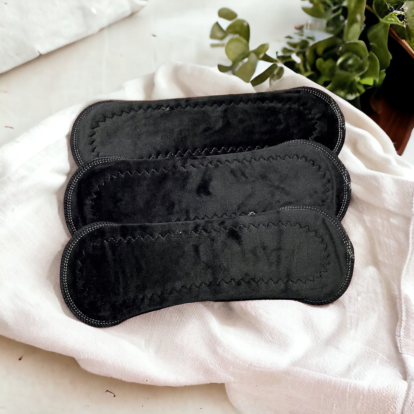 Paquete 3 toallas flujo regular 26cms minky negro